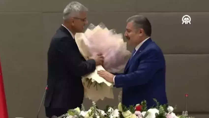 SON DAKİKA… Bakanlık görevinden ayrılan Fahrettin Koca’dan ilk açıklama