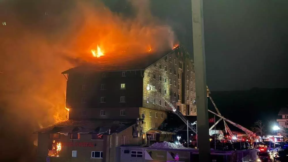 BOLU KARTALKAYA’DA OTEL YANGINI: ÖLÜ SAYISI ARTIYOR